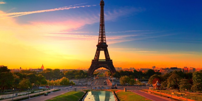 PARIS economic	    de la 295 €
